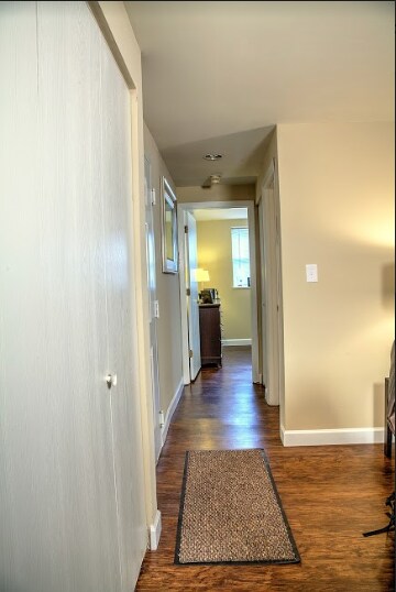 Building Photo - 527 Clara Ave