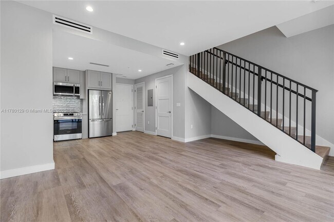 Foto del edificio - 3335 Thomas Ave