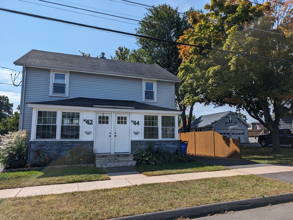 Primary Photo - 44 Whiton St