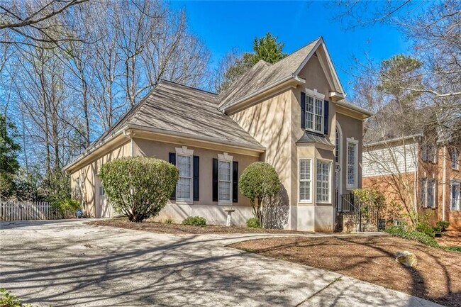 Building Photo - 1111 Lake Washington Dr NW