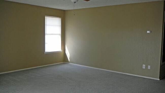 Building Photo - 108 Shannon Cir