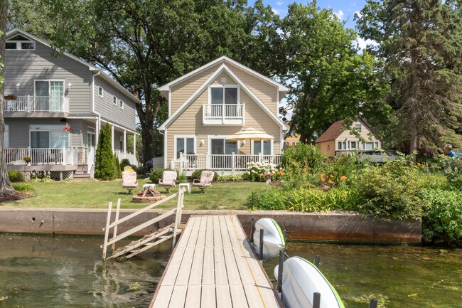 Foto del edificio - 2316 Lakeshore Dr
