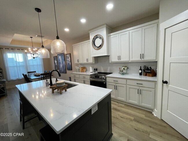 Foto del edificio - 3787 Basal St