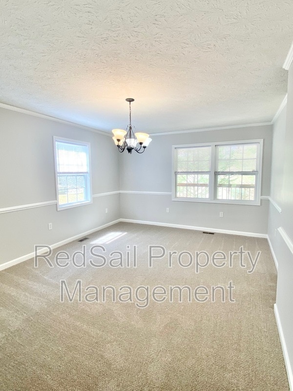 Photo - 102 Thunderbird Ln House