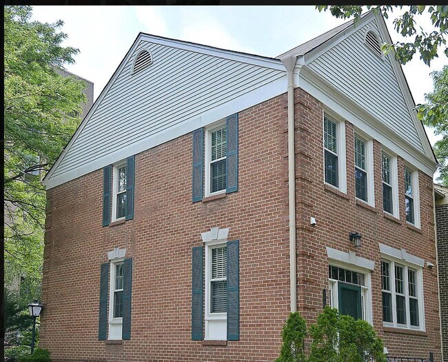 1127 Fairview Ct, Silver Spring, MD 20910 Townhome Rentals in Silver