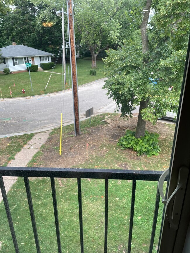 Front look out - 1316 Hooker Ave