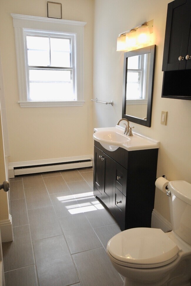 Building Photo - 119 Lexington St