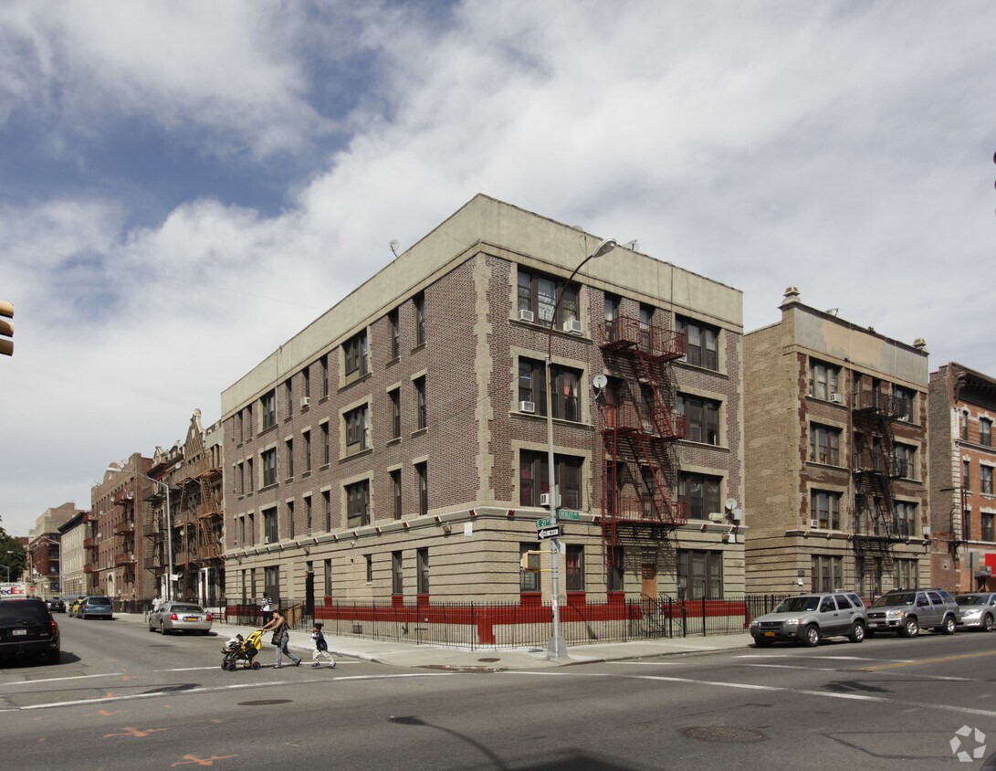 Primary Photo - 2101-2107 Beverley Rd