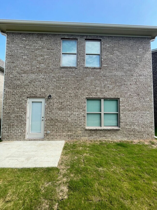 Foto del edificio - Home for Rent in Calera, AL!!! View with 48 Hours Notice!