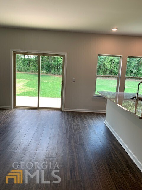 Building Photo - 4749 Dufour Dr