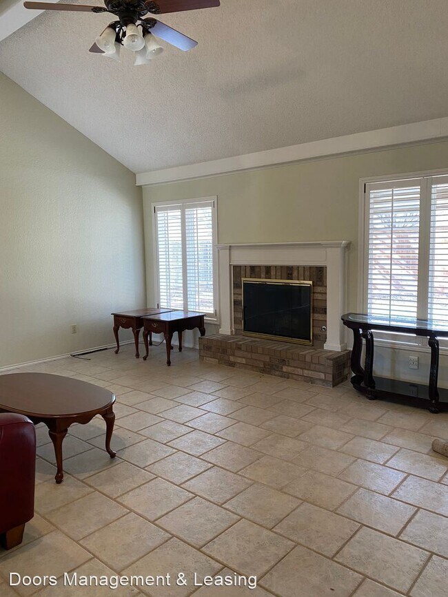 Foto del edificio - 3 br, 2 bath House - 7712 Grover Avenue
