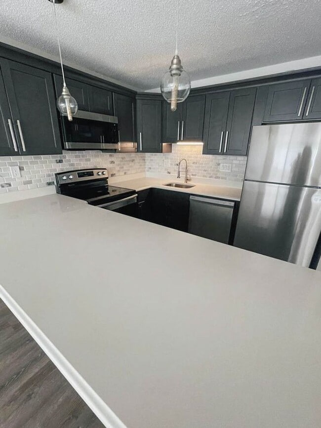 Foto del edificio - Beautifully Renovated 1bd Condo