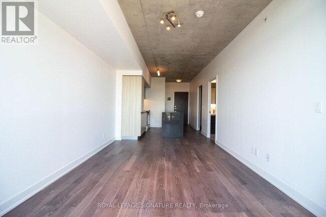 Building Photo - 1190 Dundas St E