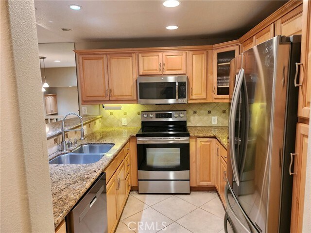 Building Photo - 8127 Marina Pacifica Dr N