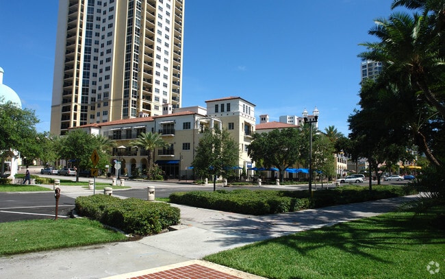Parkshore Plaza Condos
