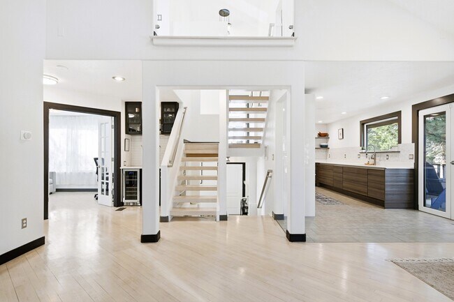 Building Photo - 1521 Genesee Ridge Rd