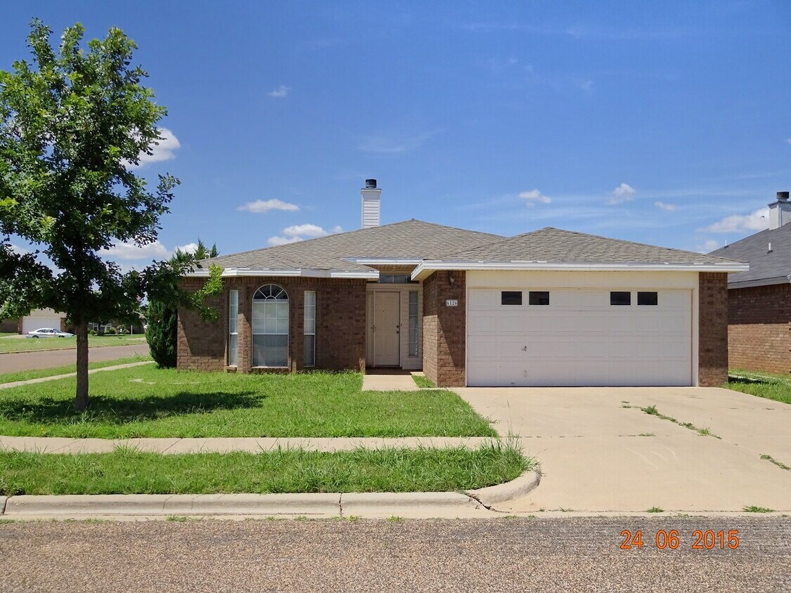 Foto principal - Updated House Located West of Loop 289 & N...
