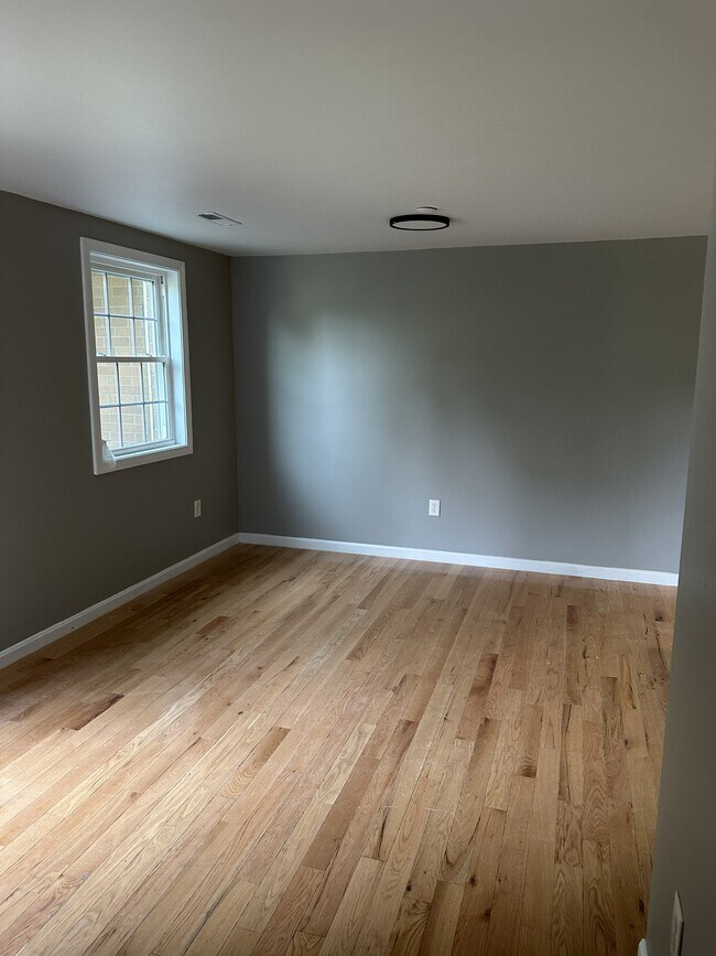 Foto del edificio - 412 Elmwood Dr