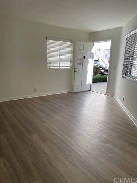 Building Photo - 206 Avenida Rosa