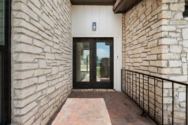 Foto del edificio - 2020 Hilliard Rd
