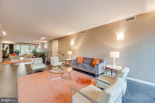 Foto del edificio - 2939 Van Ness St NW