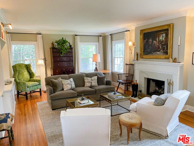 Foto del edificio - 934 S Dunsmuir Ave