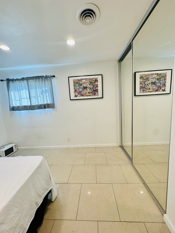 Foto del edificio - 9121 Oasis Ave