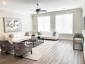 Building Photo - 5609 Mina Way