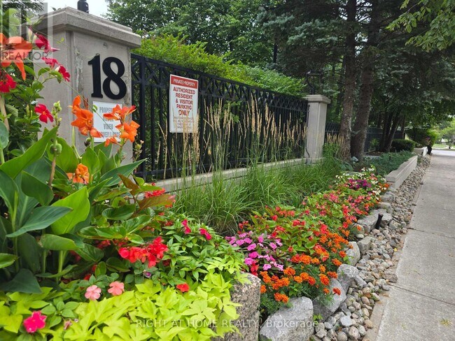 Photo du bâtiment - 18 Hillcrest Ave