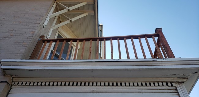 Building Photo - 907 Upson Dr