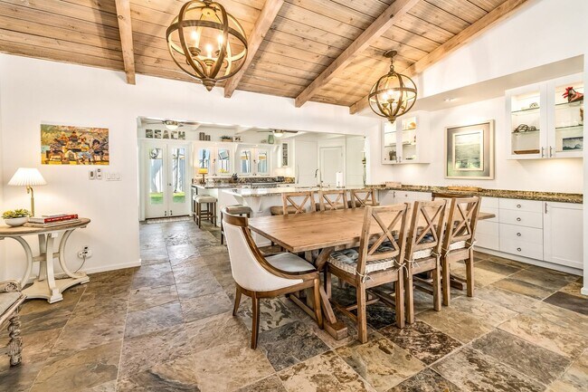 Building Photo - Fully Furnished Home in the Heart of Lanikai