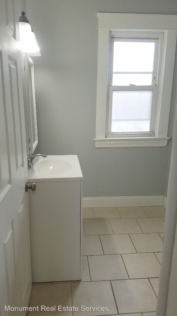 Foto del edificio - 2 br, 1 bath Apartment - 10702 Lamontier Ave