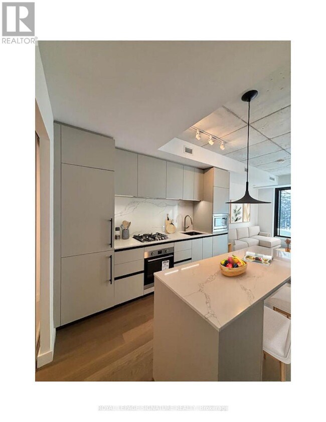 Photo du bâtiment - 1720 Bayview Ave