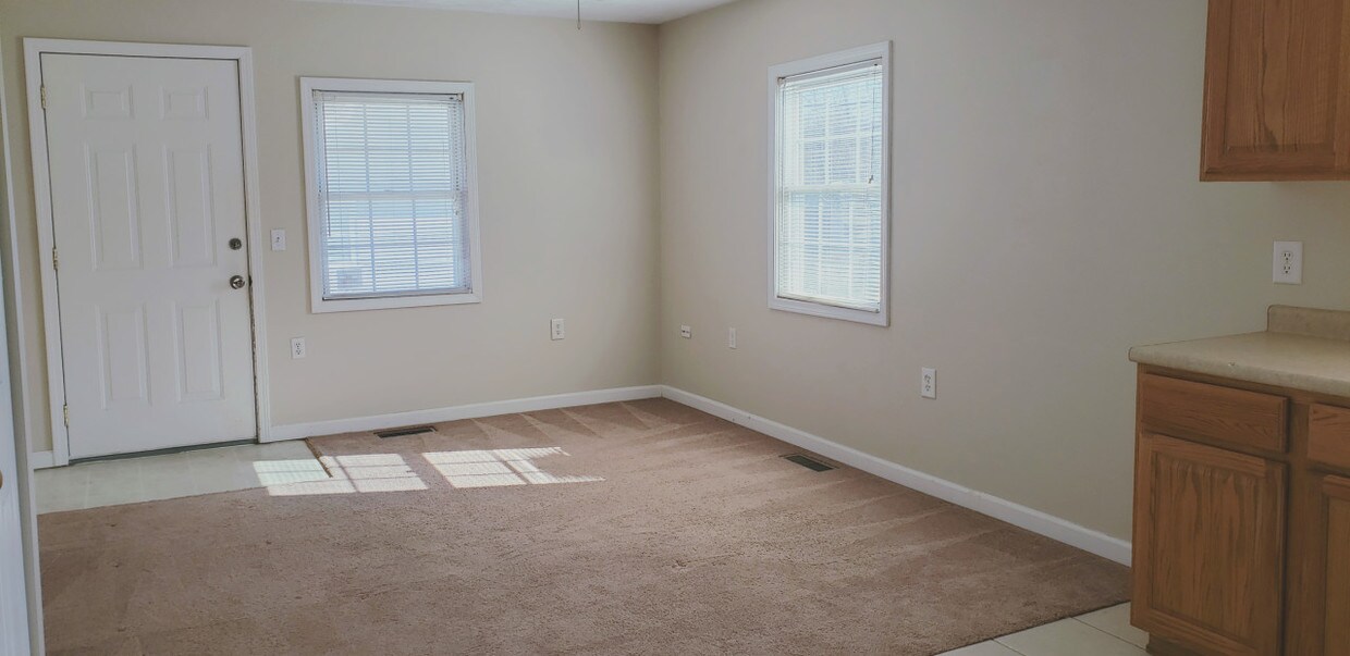 Building Photo - 327 S Courtland Apt.
