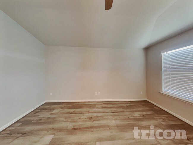 Building Photo - 13623 Emerson Wy