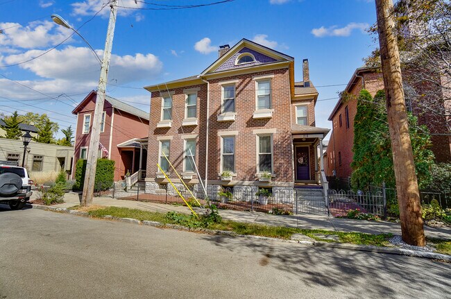 Foto del edificio - 218 Brown St