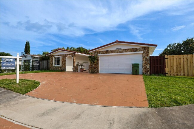Building Photo - 16805 SW 5th Way