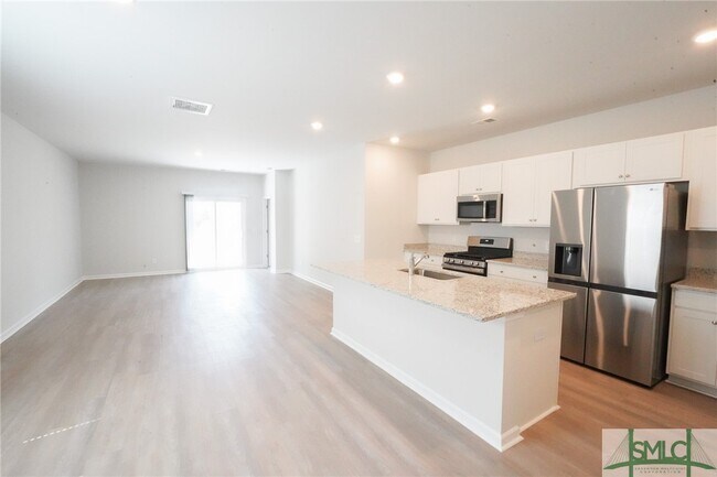 Building Photo - 255 Lillian St