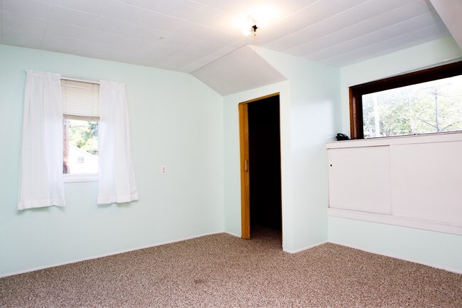 2nd floor master bedroom - 20 School St