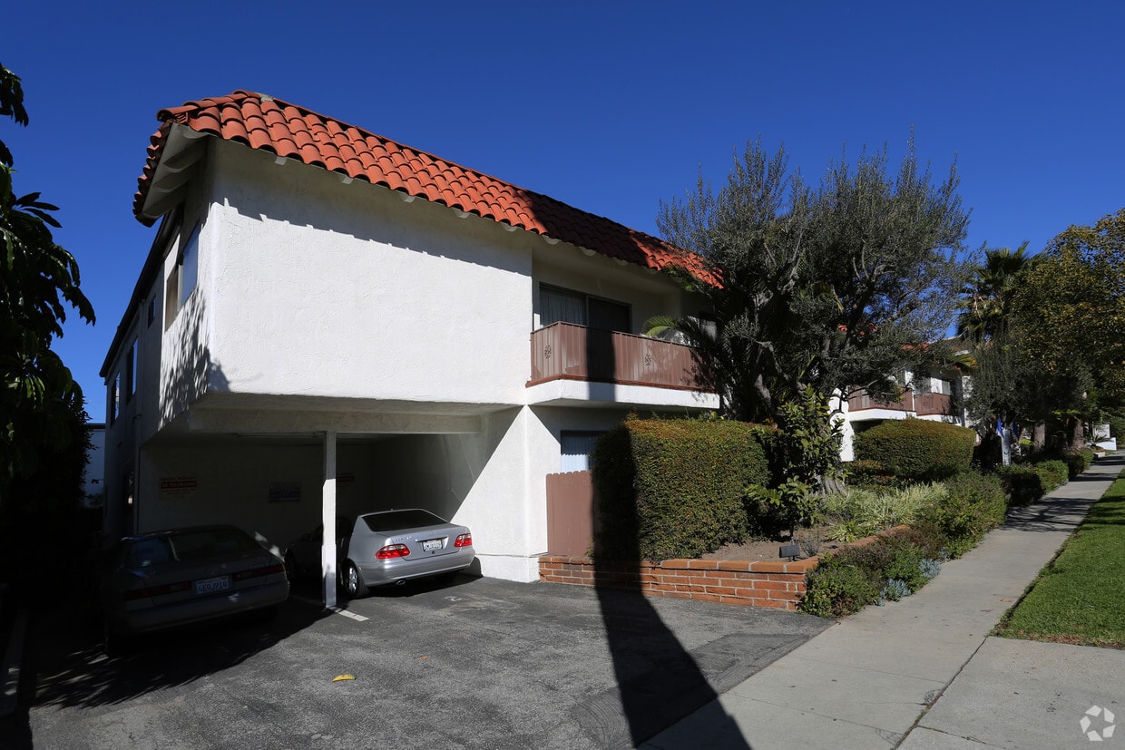 Building Photo - Charnock Apartments
