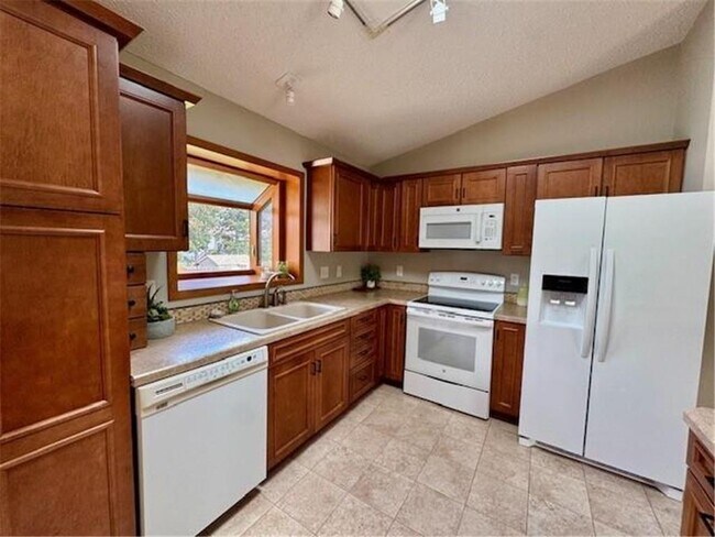 Foto del edificio - 1327 Windcrest Ave