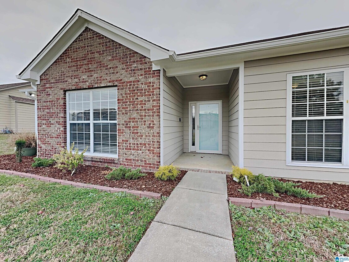 Foto principal - 204 Saratoga Ln