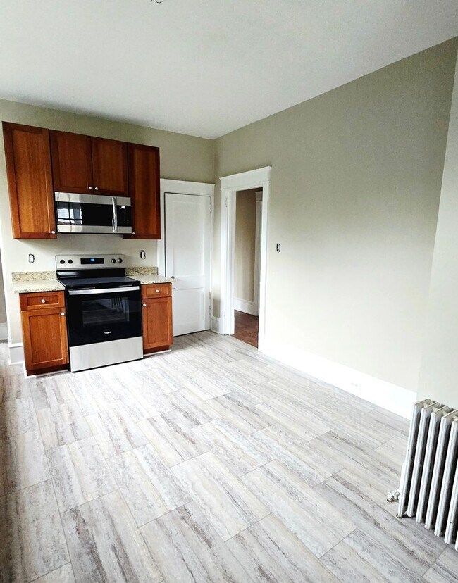Building Photo - North Wilmington - 5 bedroom, 2 bathroom h...