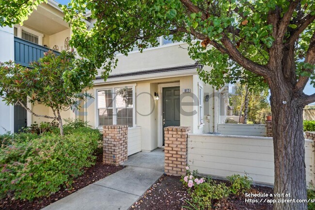 Building Photo - 812 Joree Ln