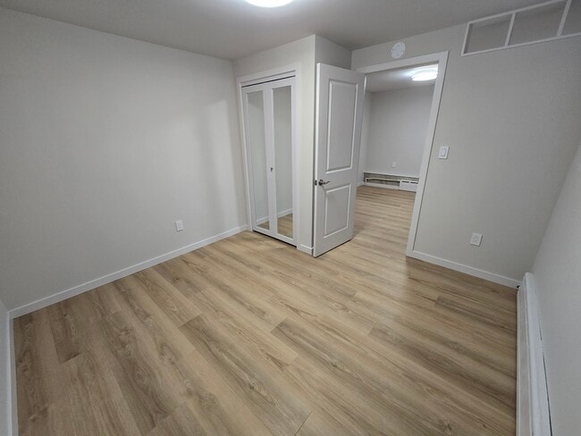 Building Photo - 117 Riverview Ave