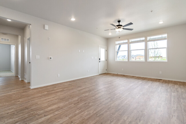 Building Photo - 1804 Iron Wheel Dr