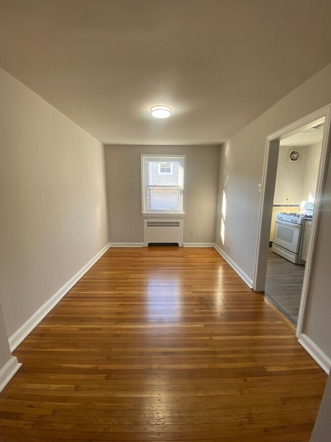 Foto del edificio - Desirable, Quaint 3/1 bath Beautiful Home in Upper Darby!