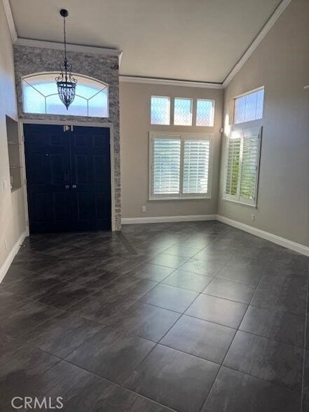 Building Photo - 539 S Cinnamon Way