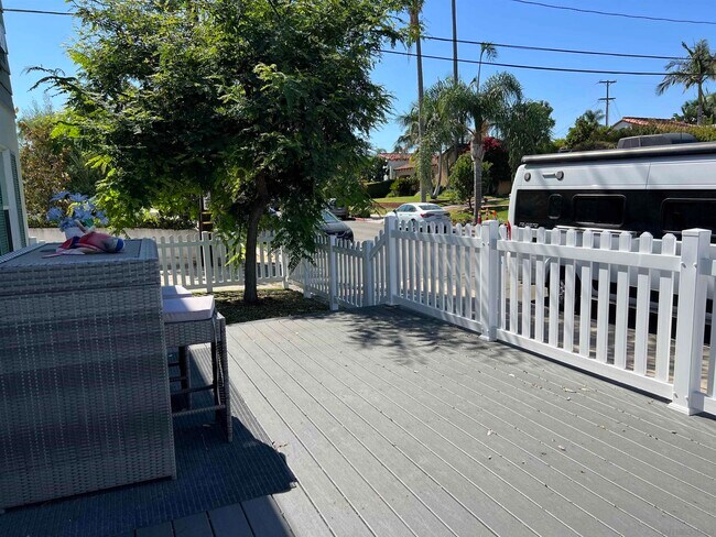 Building Photo - 5070 Marlborough Dr