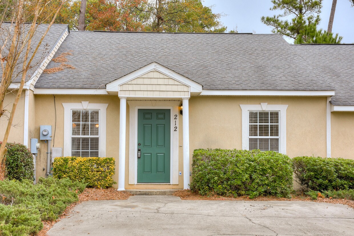 Foto principal - 212 Evans Lake Dr
